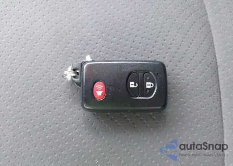 2010 Toyota Prius Iii z USA, uszkodzony, nr VIN JTDKN3DU9A0041334